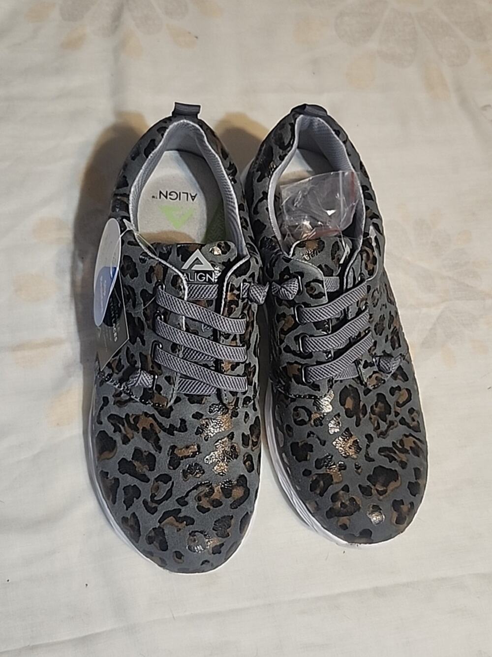 Align Velocity Shoes 8W Jaguar Print Gray Slip-On Stretch Laces Slip Resistant